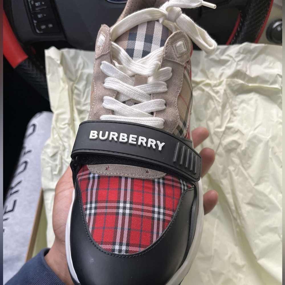 Burberry Shoes - Picture 5 of 6